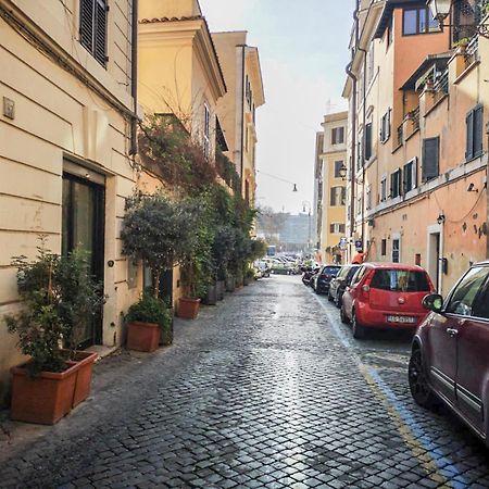 Flatinrome Trastevere Deluxe Rooms - Green Patio Exterior photo