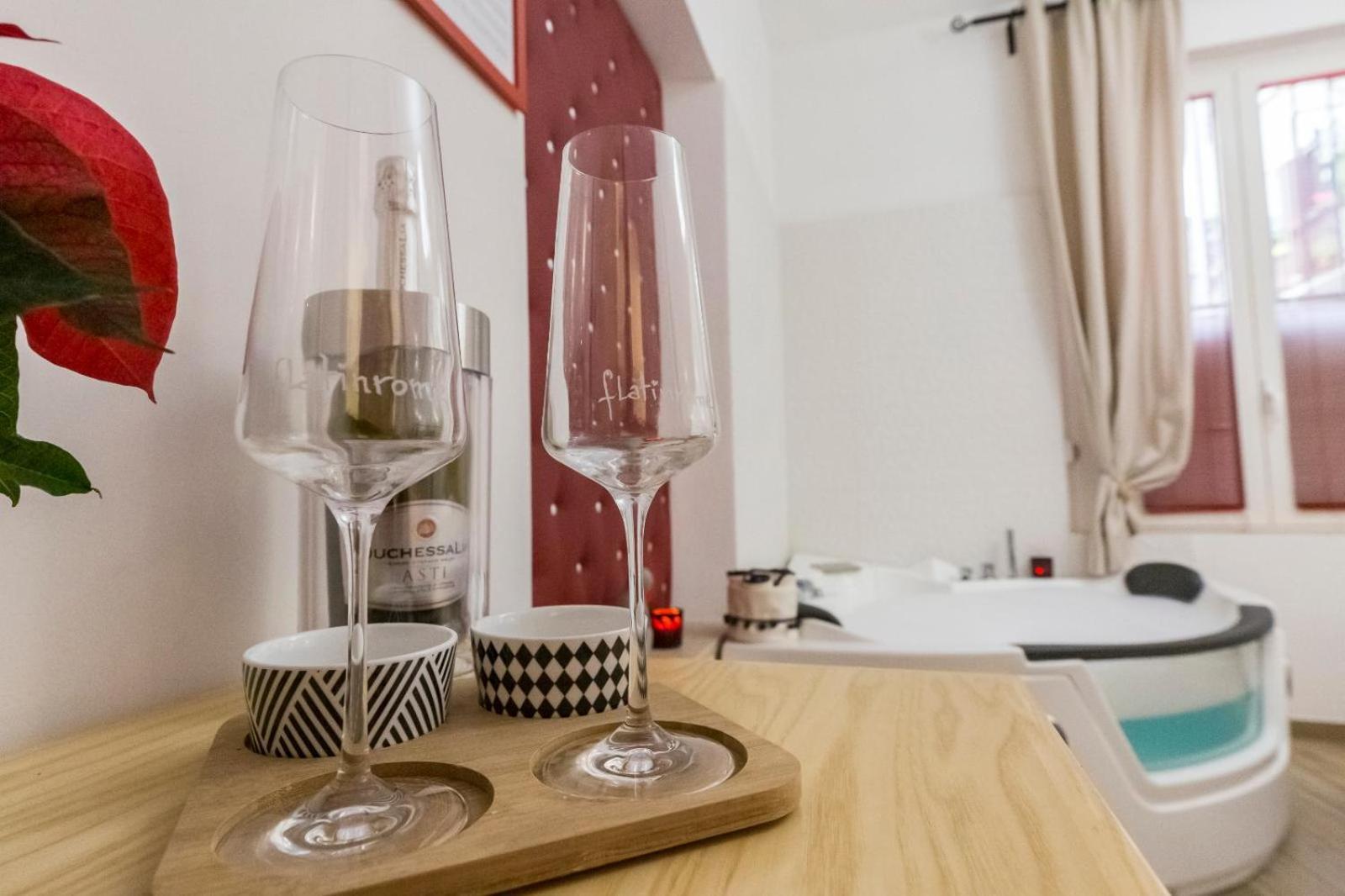 Flatinrome Trastevere Deluxe Rooms - Green Patio Exterior photo