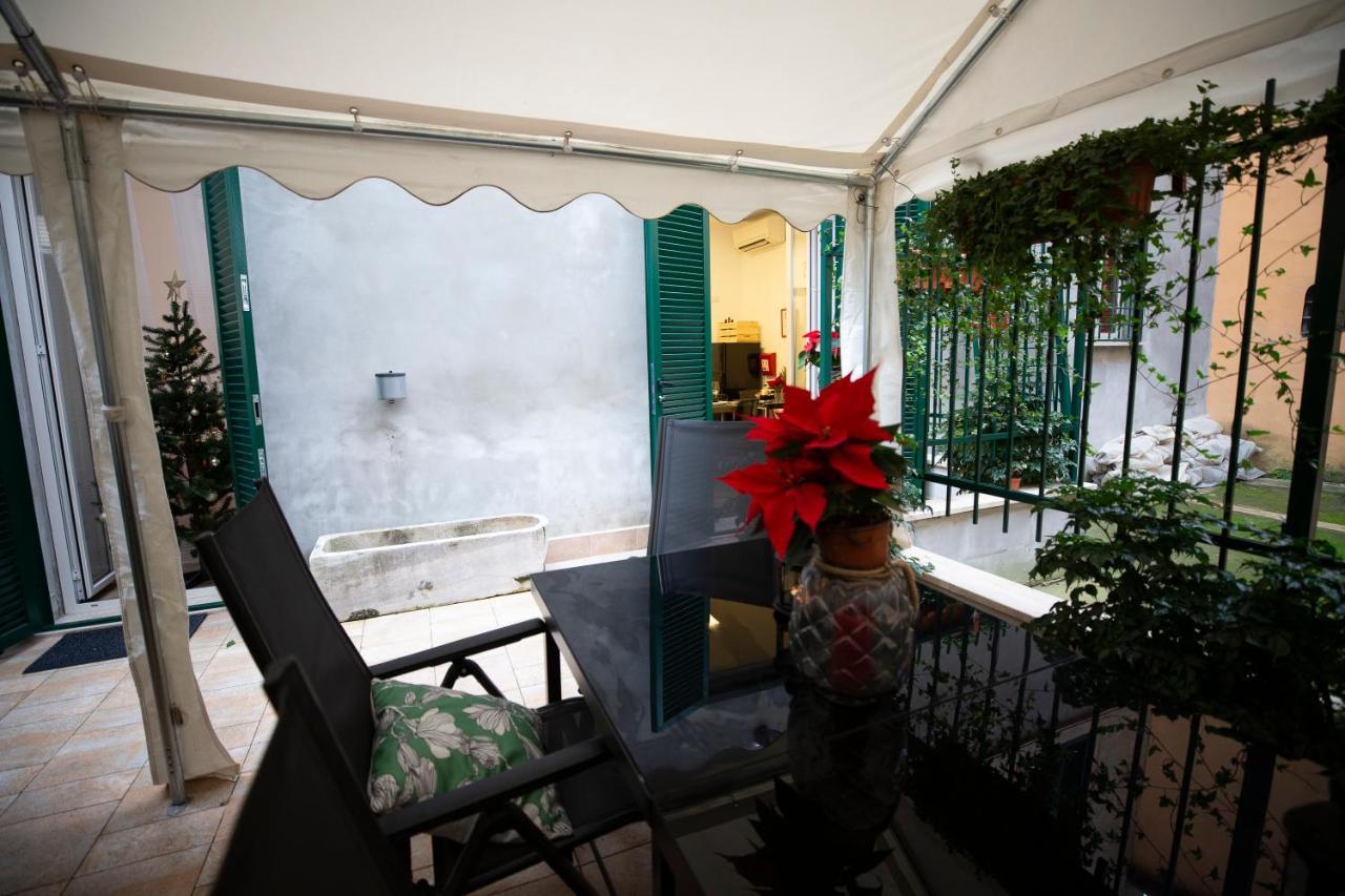 Flatinrome Trastevere Deluxe Rooms - Green Patio Exterior photo